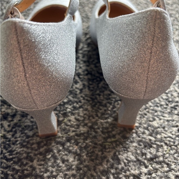 NEW-Low Kitten Heels - Picture 6 of 12